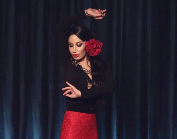 İrem Derici Yeni Klibi Bazı Aşklar Yarım Kalmalı İçin Flamenkocu Oldu!